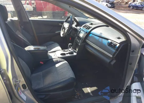 2014 Toyota Camry Se z USA, uszkodzony, nr VIN 4T1BF1FK9EU412497